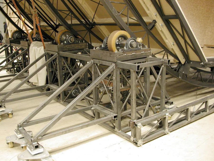 Schlosserei und Stahlbau der hertzer GmbH - geschweißtes Stahlfahrwerk, EN-1090-zertifiziert